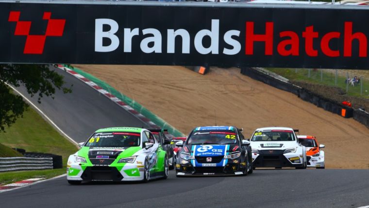 Maiden Victory for Neal at Brands Hatch