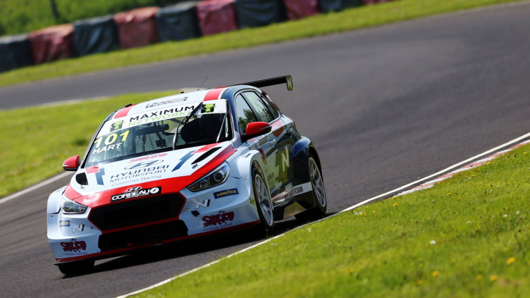 Hart Heads Qualifying to deny Constable Maiden Pole