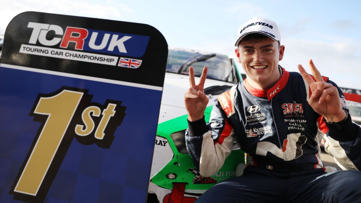 Hart doubles up with second win at Donington Park