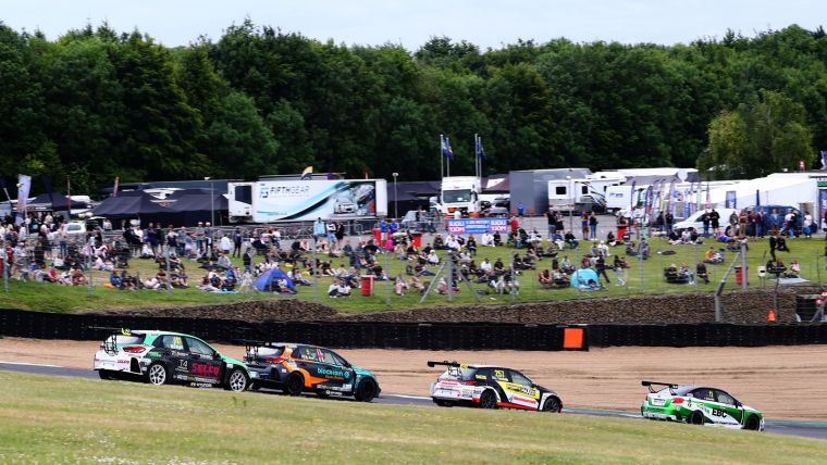Brands Hatch Review – TCR UK breaks records and makes history
