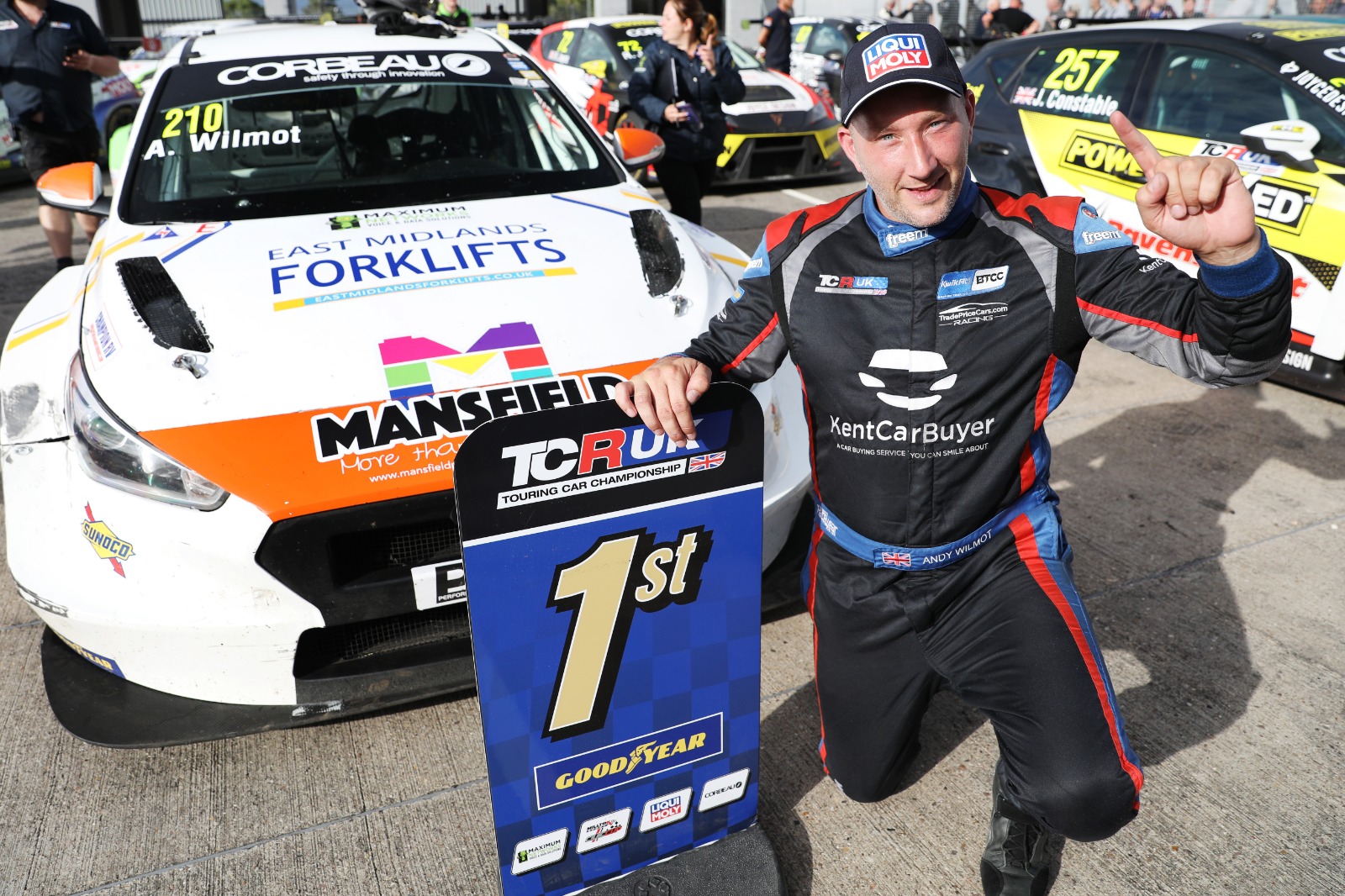 Wilmot claims his maiden TCR UK victory in nailbiting race two