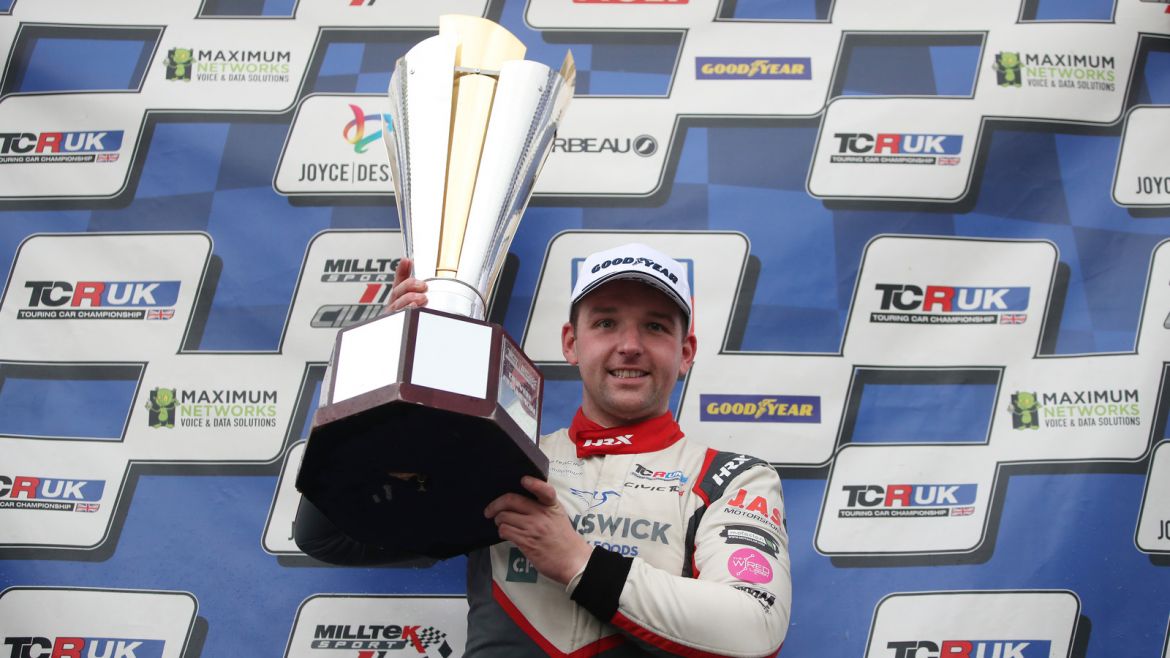 Snetterton 200 Finale Review – Smiley claims 2022 TCR UK title in final race thriller