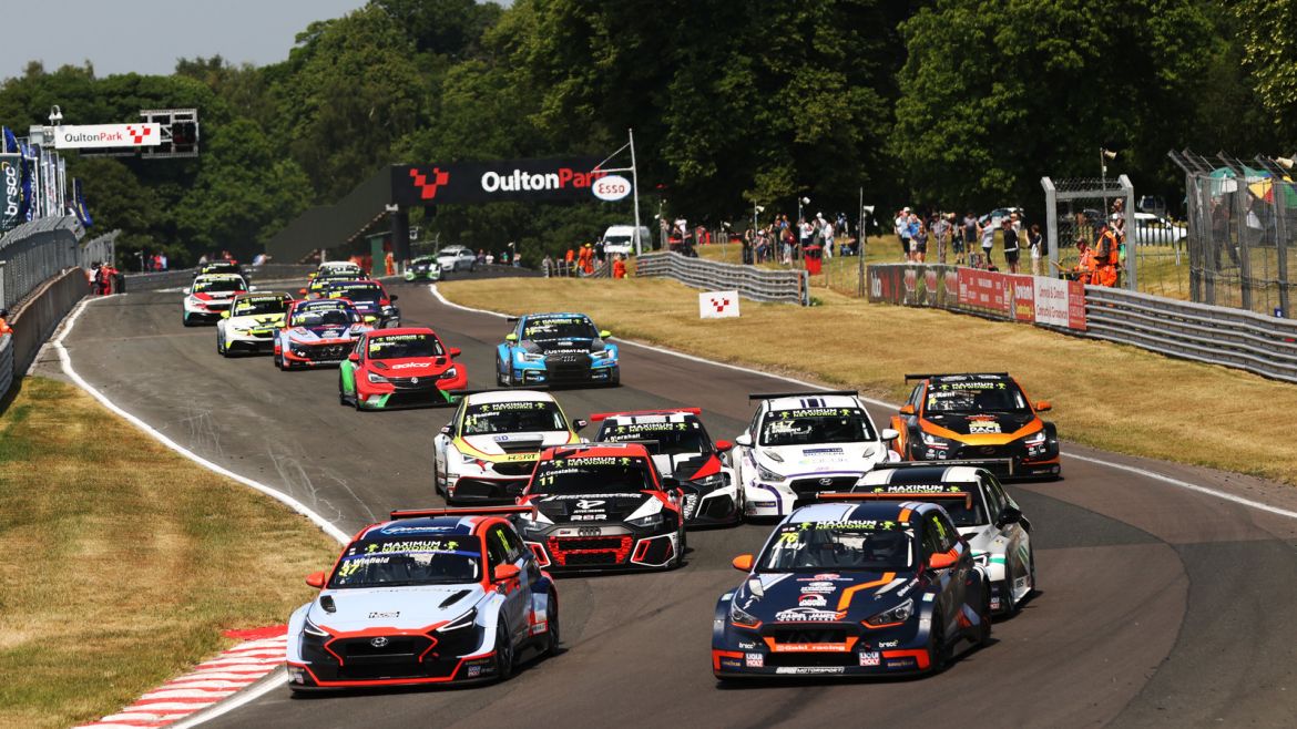 TCR UK drivers rise up the TCR World Rankings after Oulton Park thriller