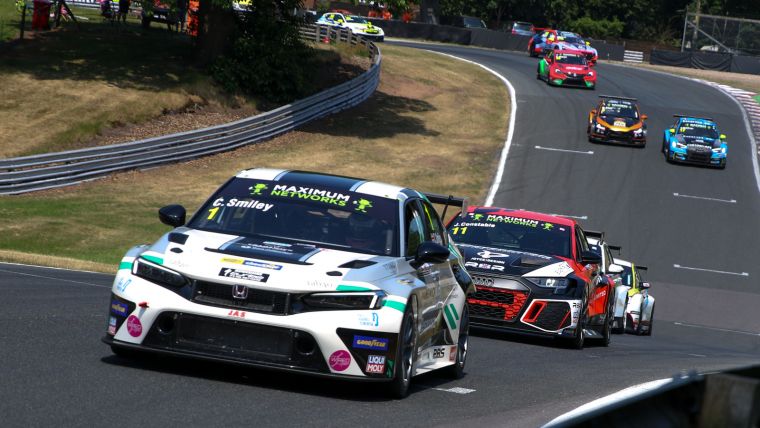 TCR UK returns to Knockhill for mid-season triple header event