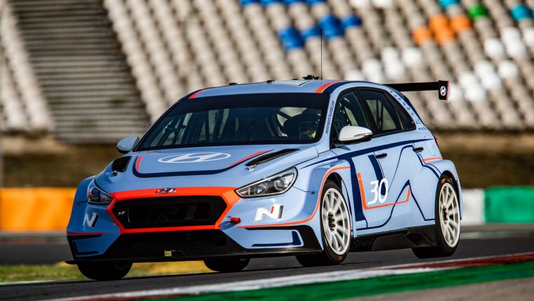 Darron Lewis switches to Hyundai for the 2024 TCR UK Season