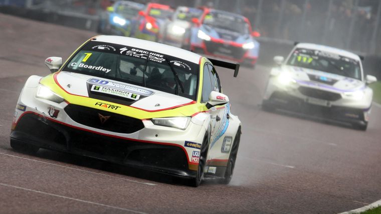 Silverstone Finale to decide three way fight for the 2024 TCR UK title