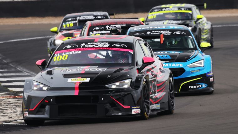 Laidlaw and Newsham lead the way during Silverstone thriller