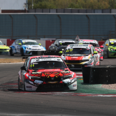 Bloor takes first ever TCR UK wins as Hart takes Championship lead at Dramatic Donington
