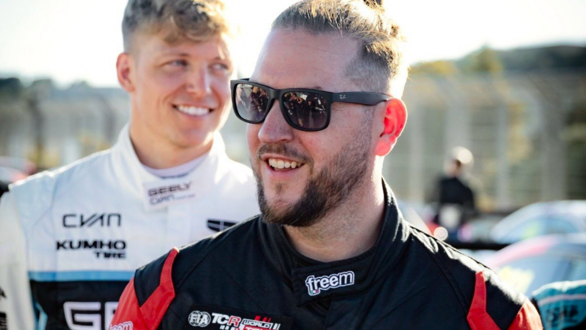 TCR UK Welcomes Back Sargeant for Donington Park Grand Prix weekend