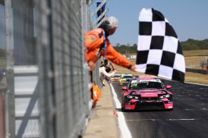 Snetterton delivers title drama as Hart and O’Neill-Going share victories