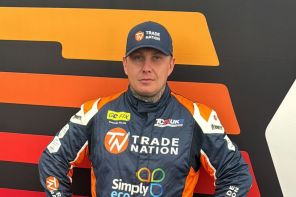 Jaxon switches to CUPRA Leon VZ TCR as the 2025 season resumes