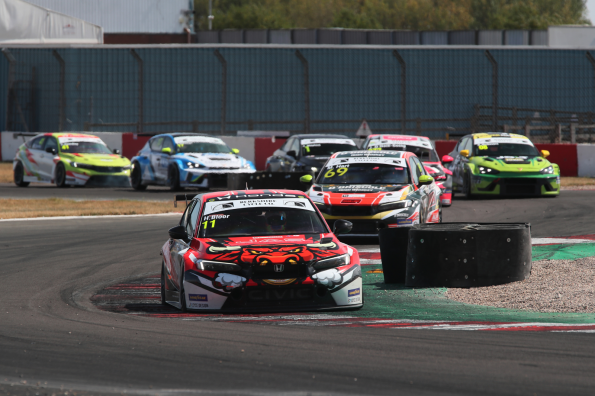 Bloor takes first ever TCR UK wins as Hart takes Championship lead at Dramatic Donington