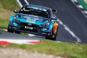 Bradley Kent takes hard fought pole position at Brands Hatch